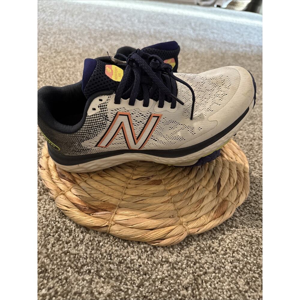 New Balance Fresh Foam 680 Shoes Women's 9 Running Athletic Sneakers